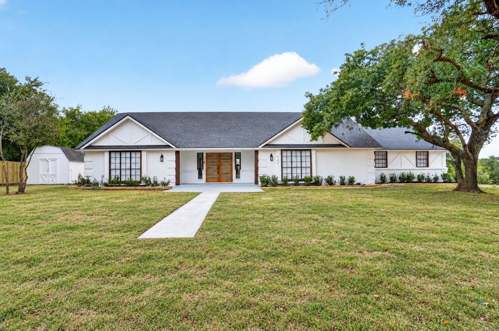 111 Woodcrest Street, Weatherford, TX 76087 — exterior