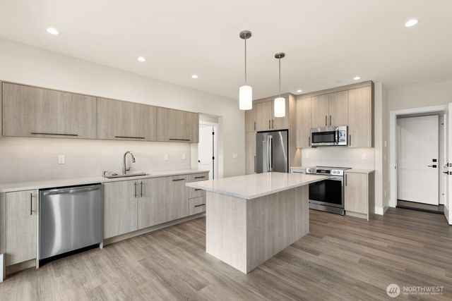 8333 NE Juanita Drive, Kirkland, WA 98034