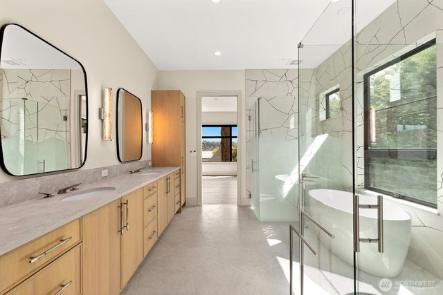 8333 NE Juanita Drive, Kirkland, WA 98034
