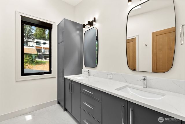 8333 NE Juanita Drive, Kirkland, WA 98034