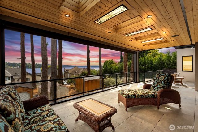 8333 NE Juanita Drive, Kirkland, WA 98034