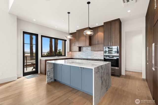 8333 NE Juanita Drive, Kirkland, WA 98034