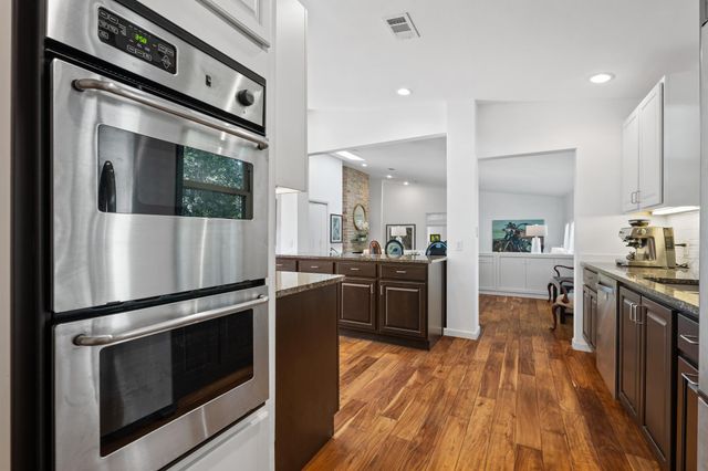 102 Crescent BLF, Lakeway, TX 78734