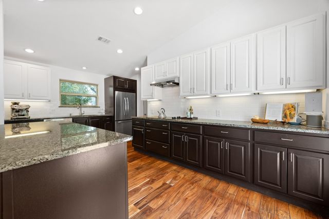 102 Crescent BLF, Lakeway, TX 78734