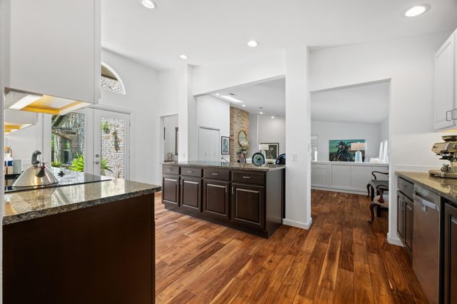 102 Crescent BLF, Lakeway, TX 78734