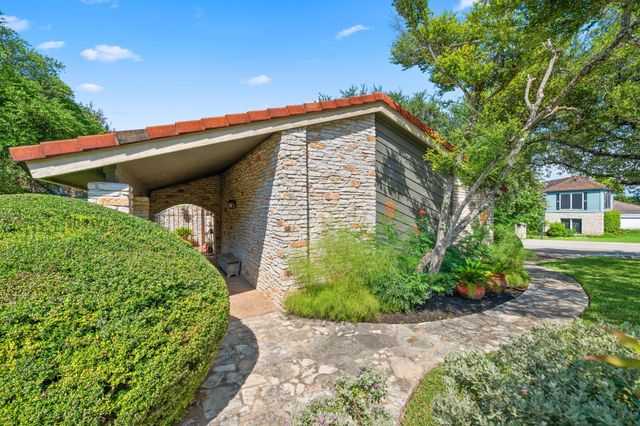102 Crescent BLF, Lakeway, TX 78734