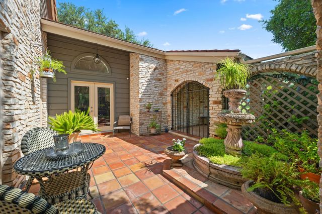 102 Crescent BLF, Lakeway, TX 78734