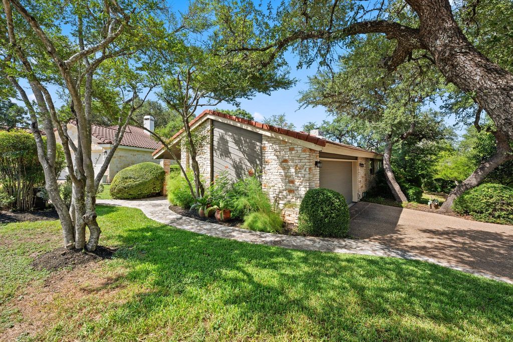 102 Crescent BLF, Lakeway, TX 78734
