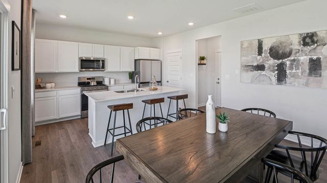 984 Sapphire Lane, Montgomery, IL 60538