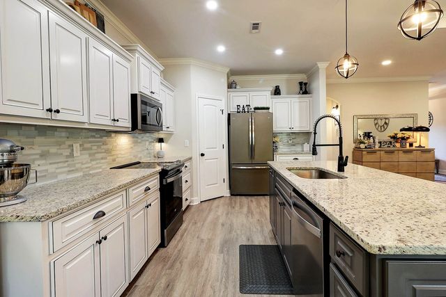 1052 Trawick Road, Dothan, AL 36305