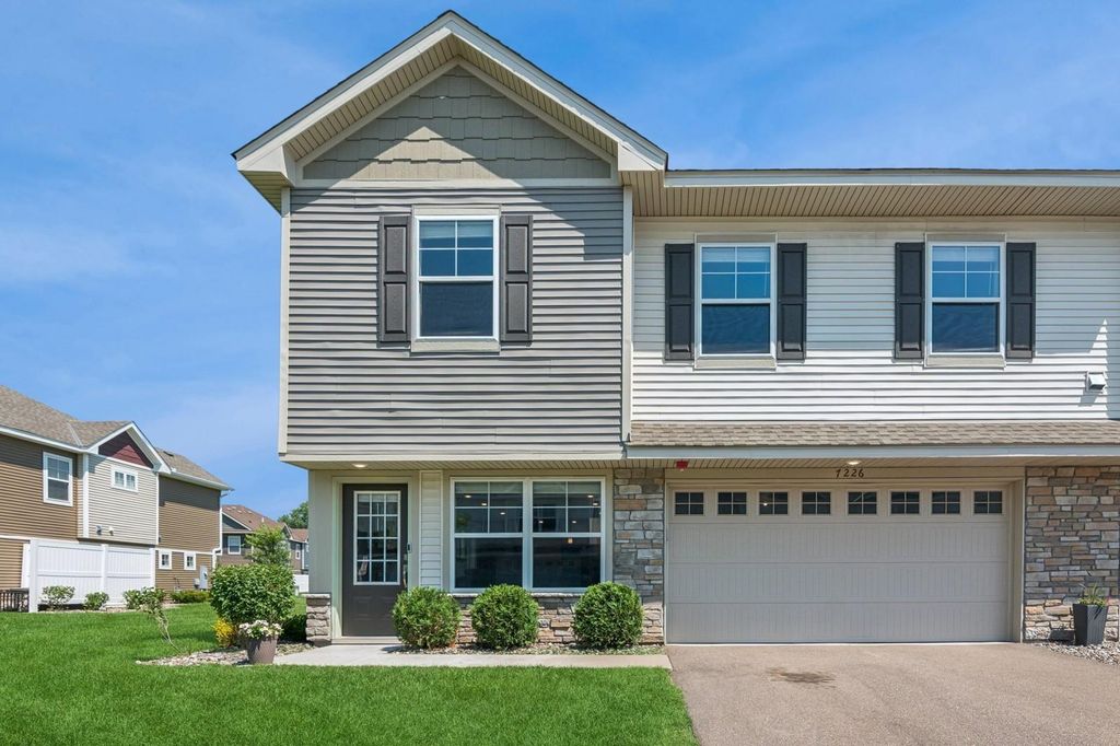 7226 Dora Drive, Lino Lakes, MN 55038