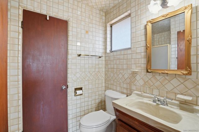 3721 BEN ST., San Diego, CA 92111
