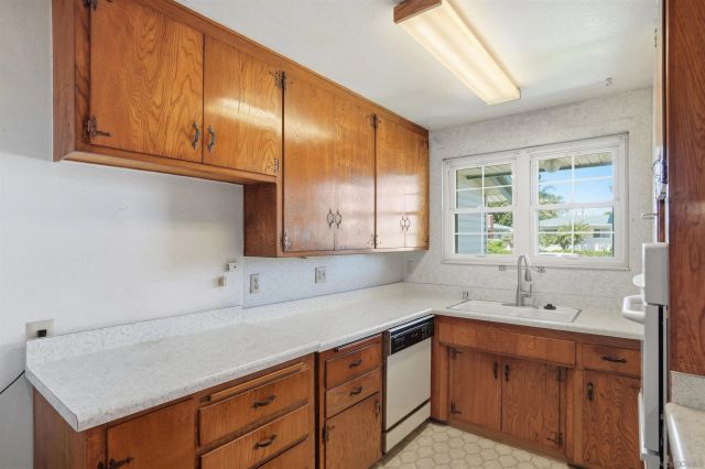 3721 BEN ST., San Diego, CA 92111