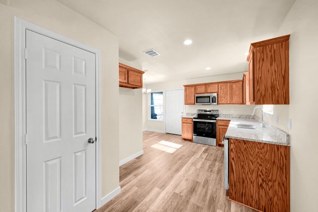 800 Hemlock Drive, West Tawakoni, TX 75474