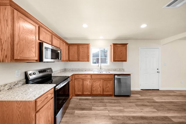 800 Hemlock Drive, West Tawakoni, TX 75474