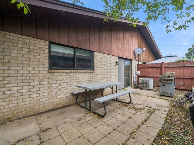 131 Innsbrook Drive, Streamwood, IL 60107