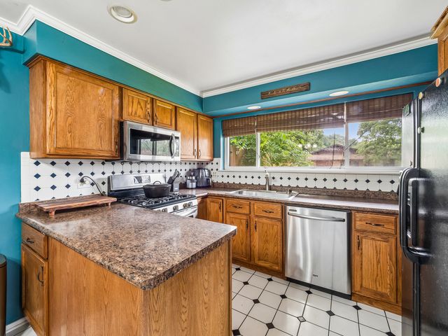 131 Innsbrook Drive, Streamwood, IL 60107