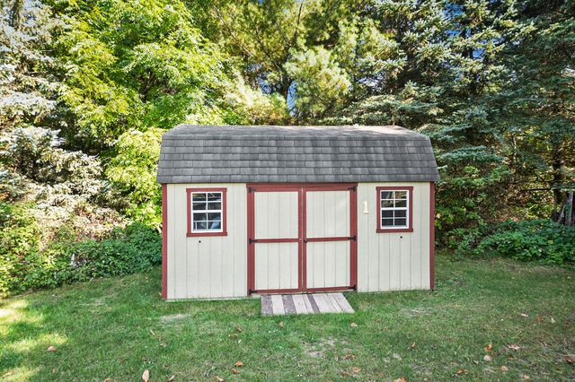 4154 S Sunset Drive, Dayton Twp, MI 49412