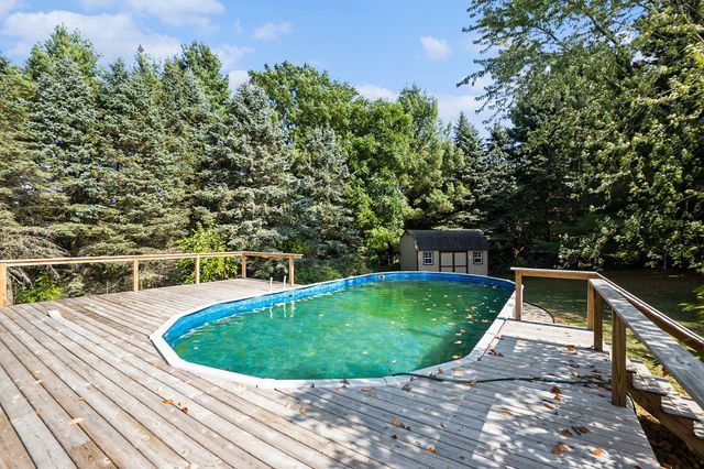 4154 S Sunset Drive, Dayton Twp, MI 49412