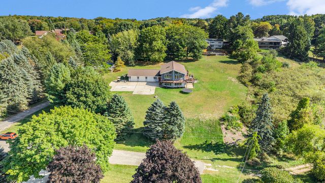 4154 S Sunset Drive, Dayton Twp, MI 49412