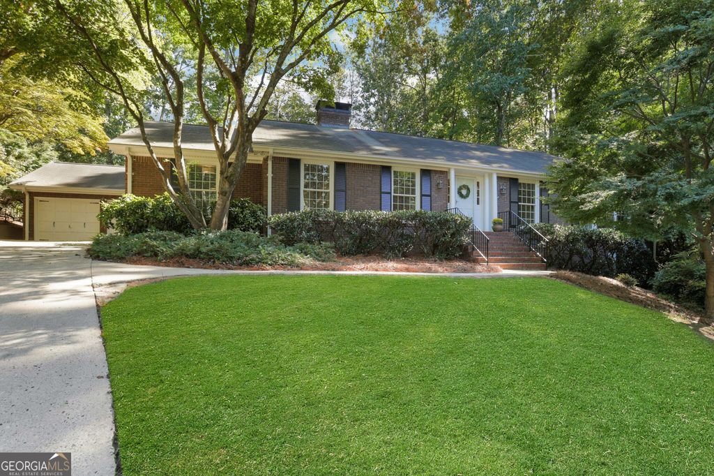 400 Hunters Glen Court, Atlanta, GA 30328 — exterior