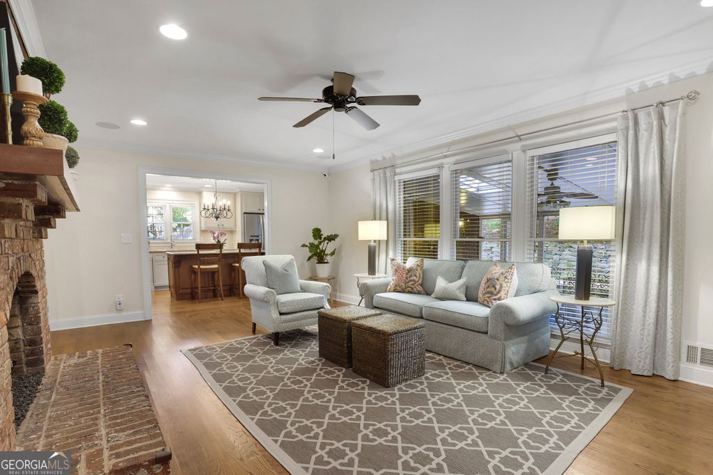 400 Hunters Glen Court, Atlanta, GA 30328 — photo 3