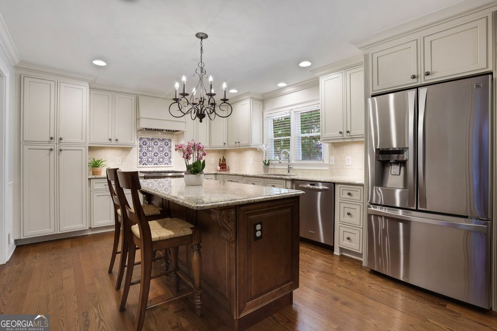 400 Hunters Glen Court, Atlanta, GA 30328 — photo 4