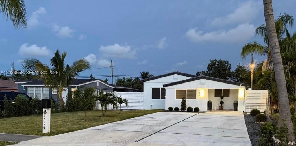 1524 NE 182nd Street, North Miami Beach, FL 33162