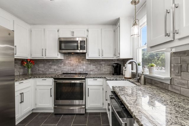 11 Mary David Rd, Yarmouth, MA 02675