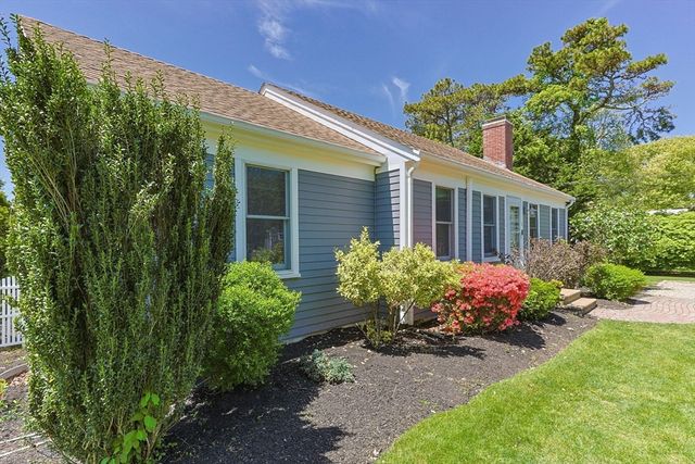 11 Mary David Rd, Yarmouth, MA 02675