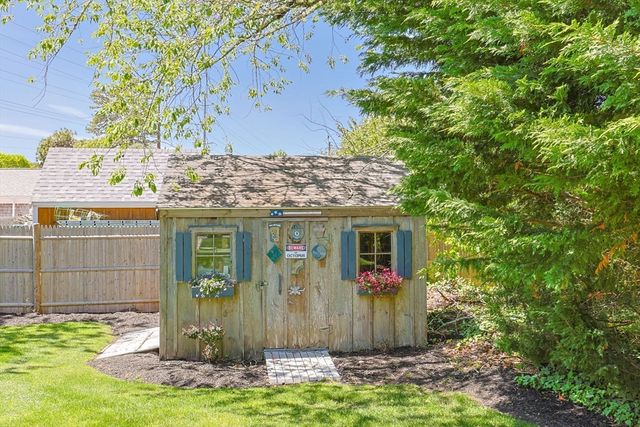 11 Mary David Rd, Yarmouth, MA 02675