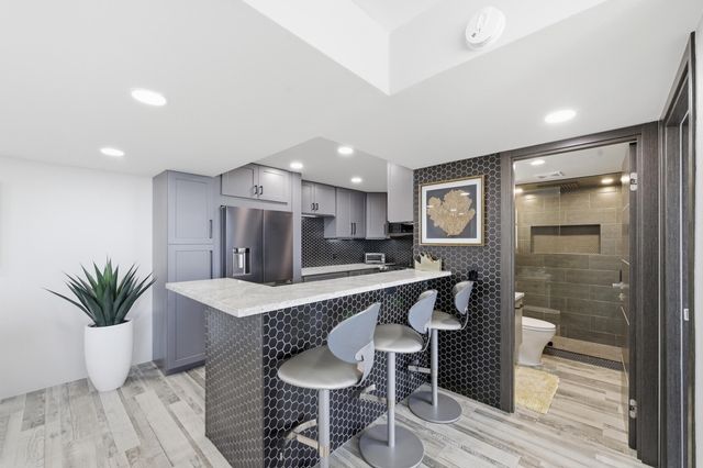 5600 N Flagler Drive 905, West Palm Beach, FL 33407