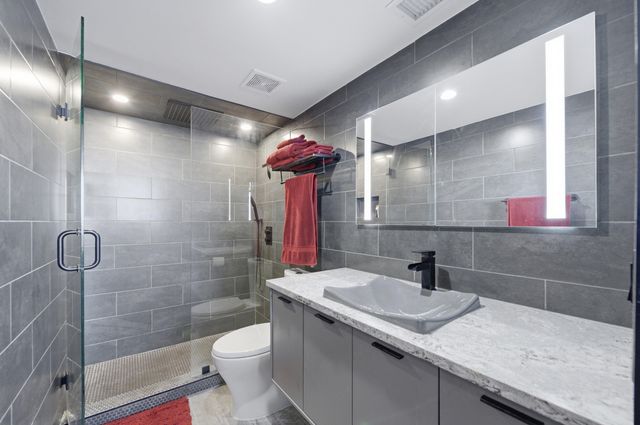 5600 N Flagler Drive 905, West Palm Beach, FL 33407