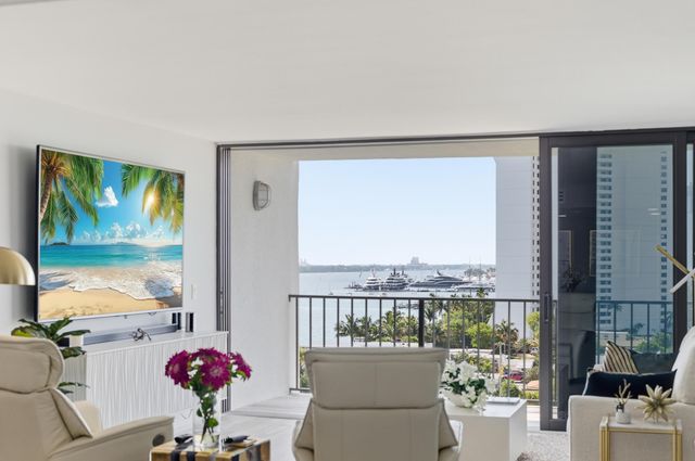 5600 N Flagler Drive 905, West Palm Beach, FL 33407