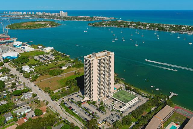 5600 N Flagler Drive 905, West Palm Beach, FL 33407