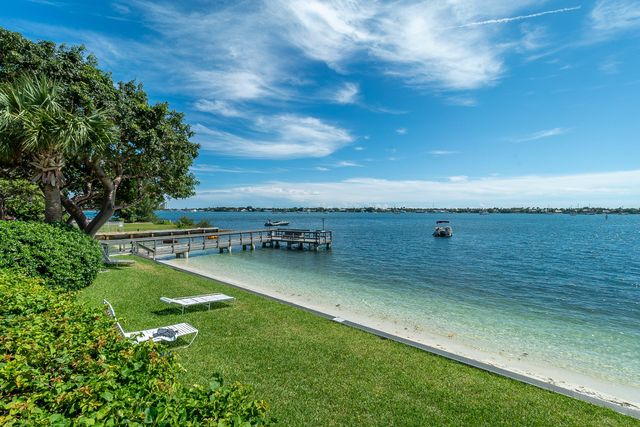 5600 N Flagler Drive 905, West Palm Beach, FL 33407