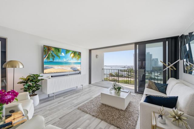 5600 N Flagler Drive 905, West Palm Beach, FL 33407