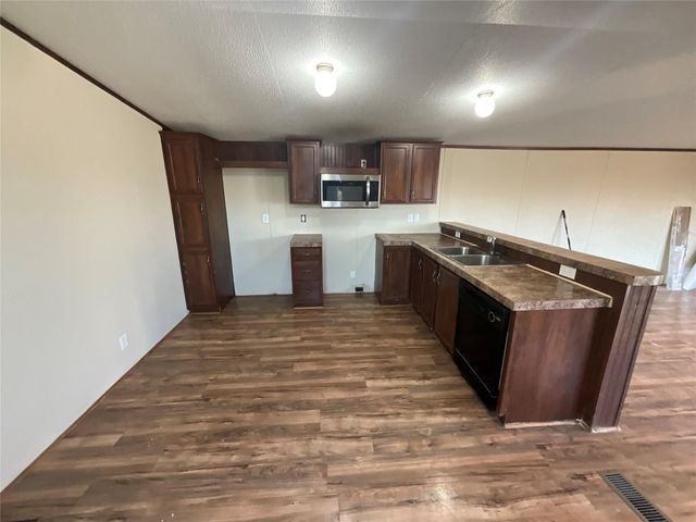 133 Country Oaks Street, Brazoria, TX 77422