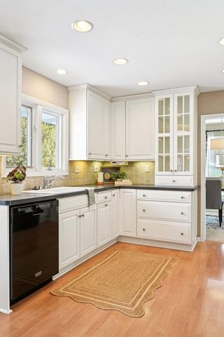 2430 W Applewood LANE, Glendale, WI 53209