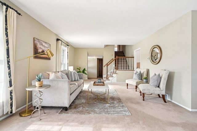 2430 W Applewood LANE, Glendale, WI 53209