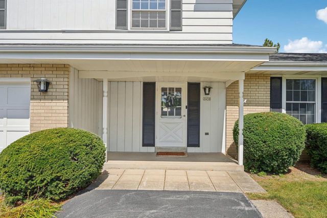 2430 W Applewood LANE, Glendale, WI 53209