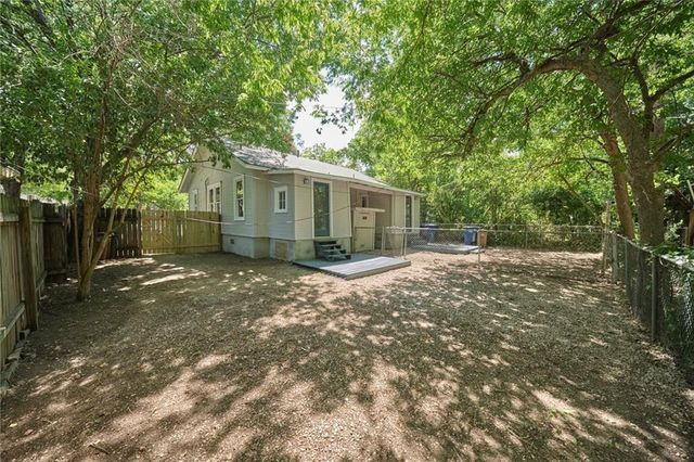 208 W 45th ST 208, Austin, TX 78751