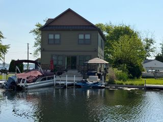 10387 N Leeland Lane, Syracuse, IN 46567