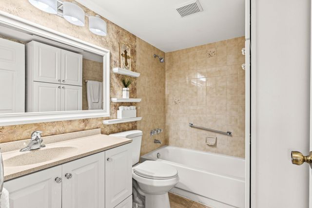 821 Sky Pine Way A1, Greenacres, FL 33415