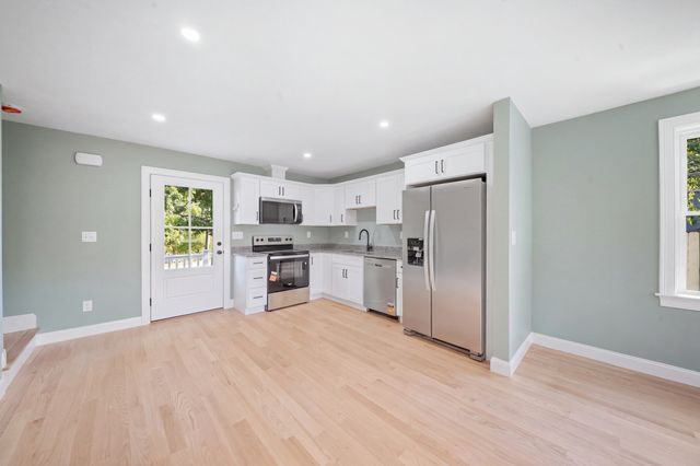 148 Groton Rd C, Chelmsford, MA 01863