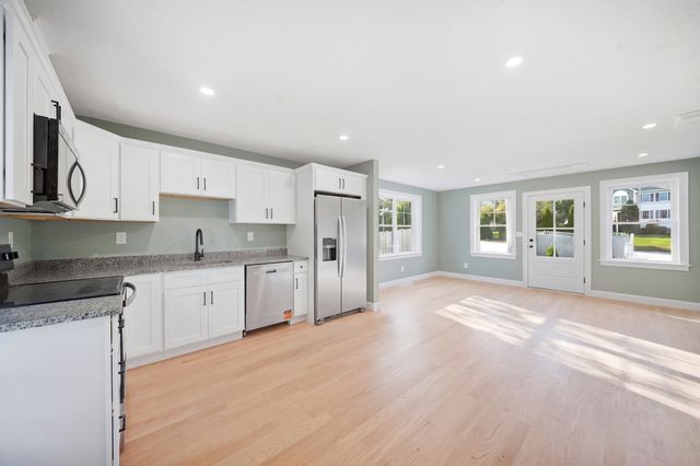 148 Groton Rd C, Chelmsford, MA 01863