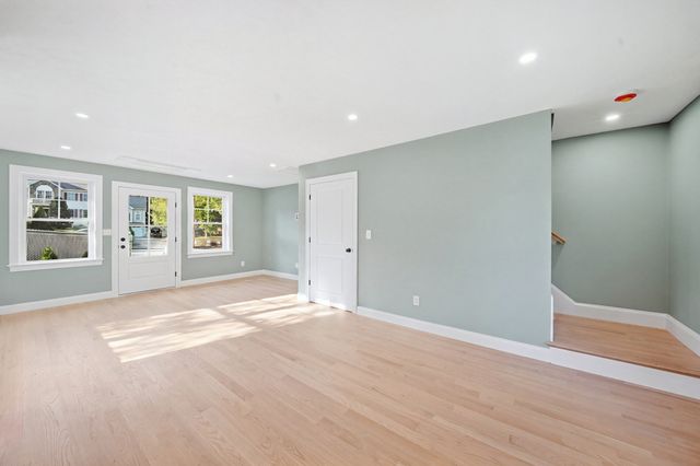 148 Groton Rd C, Chelmsford, MA 01863