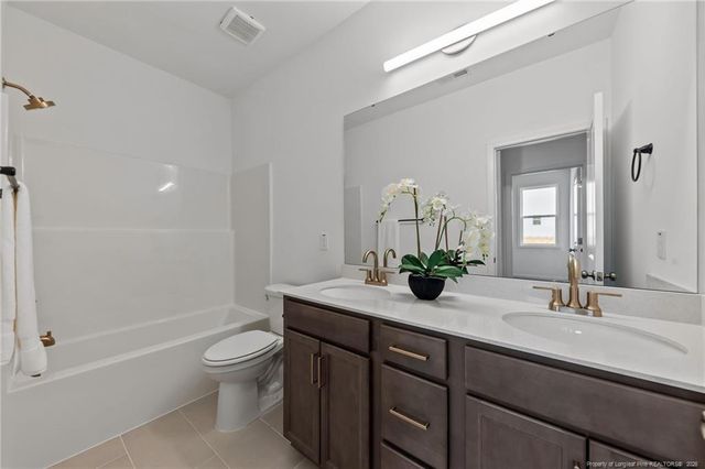 228 Marlborough Street, Raeford, NC 28376