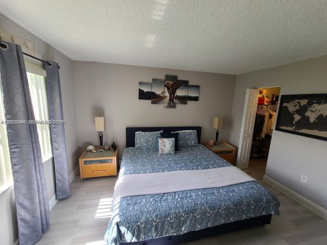 165 NW 93rd Avenue 102, Pembroke Pines, FL 33024