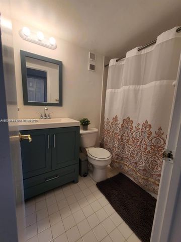 165 NW 93rd Avenue 102, Pembroke Pines, FL 33024